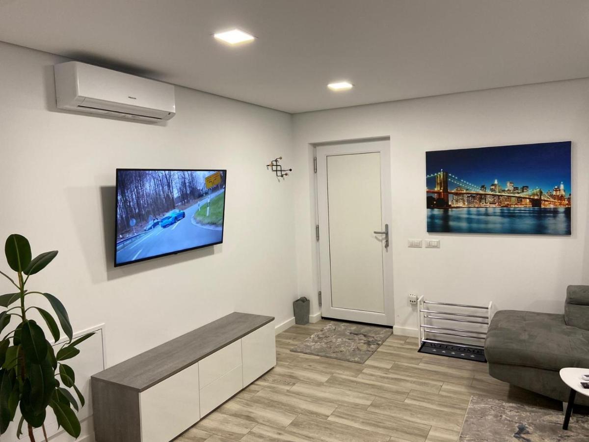 Lora Studio Apartment Suceava Exterior photo