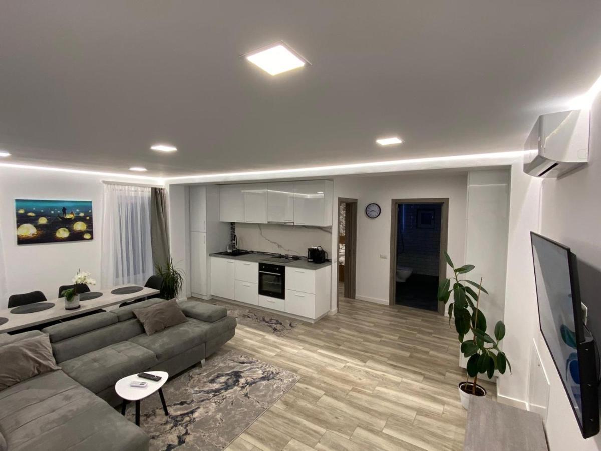 Lora Studio Apartment Suceava Exterior photo