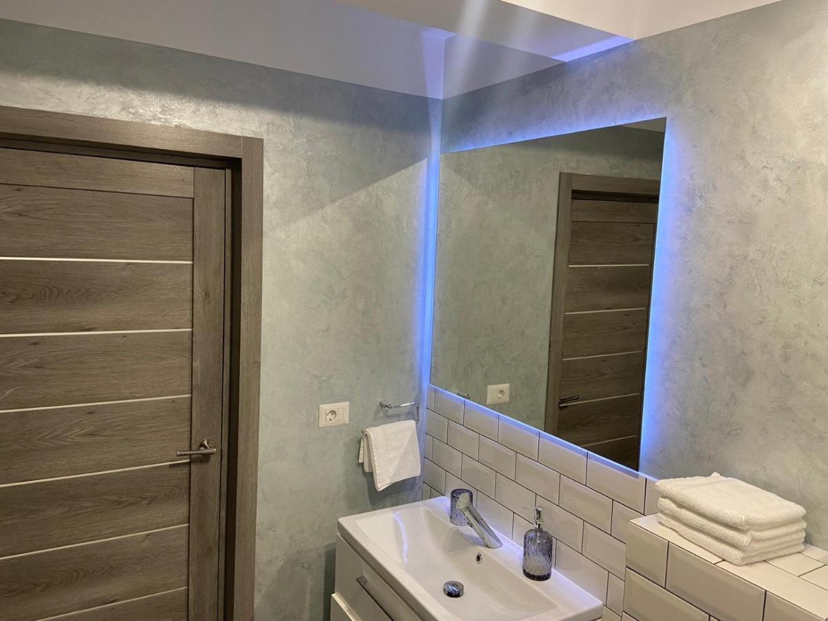 Lora Studio Apartment Suceava Exterior photo